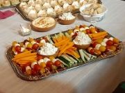 Le Bistrot de St Jean : Buffet d'anniversaire : plateau de légumes craquant avec crème ciboulette